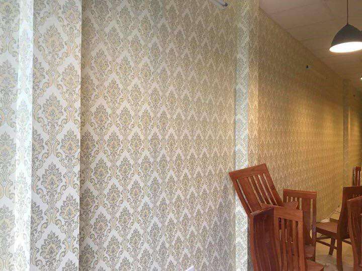 Có nên sử dụng giấy dán tường giá rẻ để chống ẩm cho tường không?